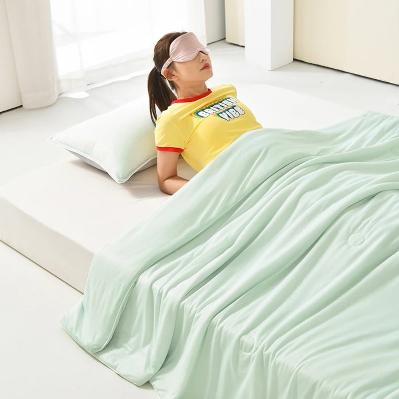 Air Condition Comforter for Summer Pure Color Ice Silk Cooling Blanket Lightweight and Smooth Twin/King Size Cold Quilt